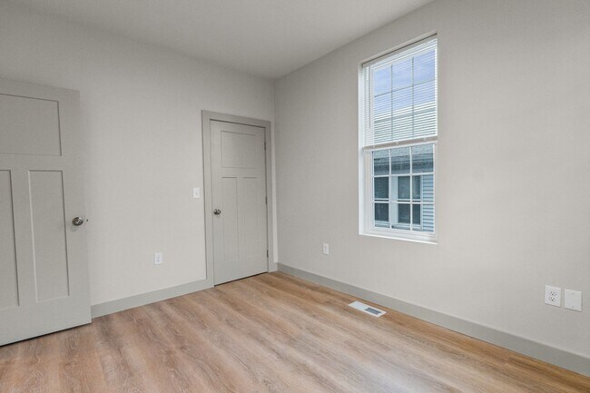 Building Photo - 39-41 August St.