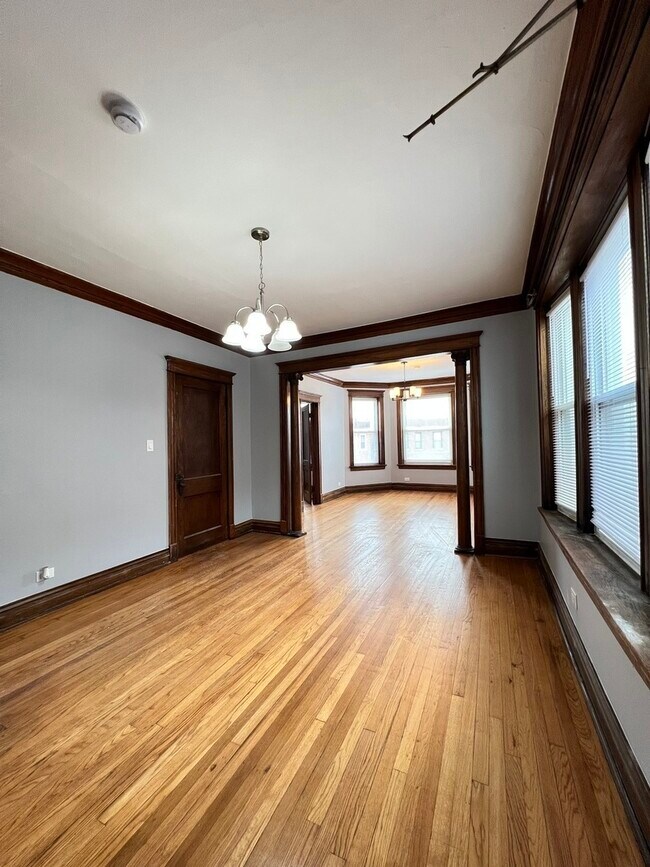 Building Photo - 6810 S Calumet Ave