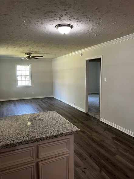 Building Photo - 230 N Holly Ave