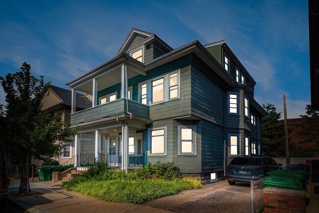 Building Photo - 5 Benton Rd