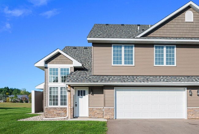 Building Photo - New 3 Bedroom Townhome