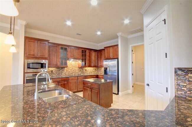 Building Photo - 3381 Thurloe Dr