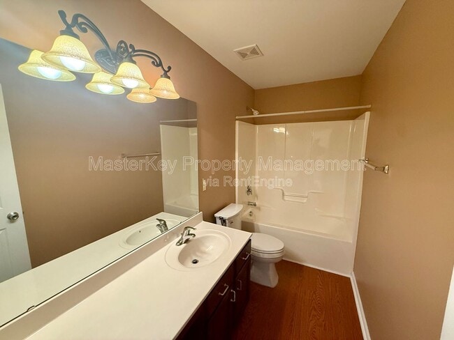 Building Photo - 105 Penncross Dr