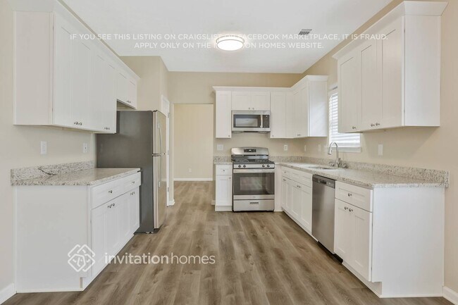 Building Photo - 5749 Cove Ln