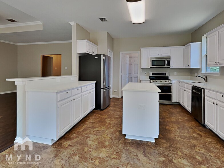 Building Photo - 2213 Creek Side Dr