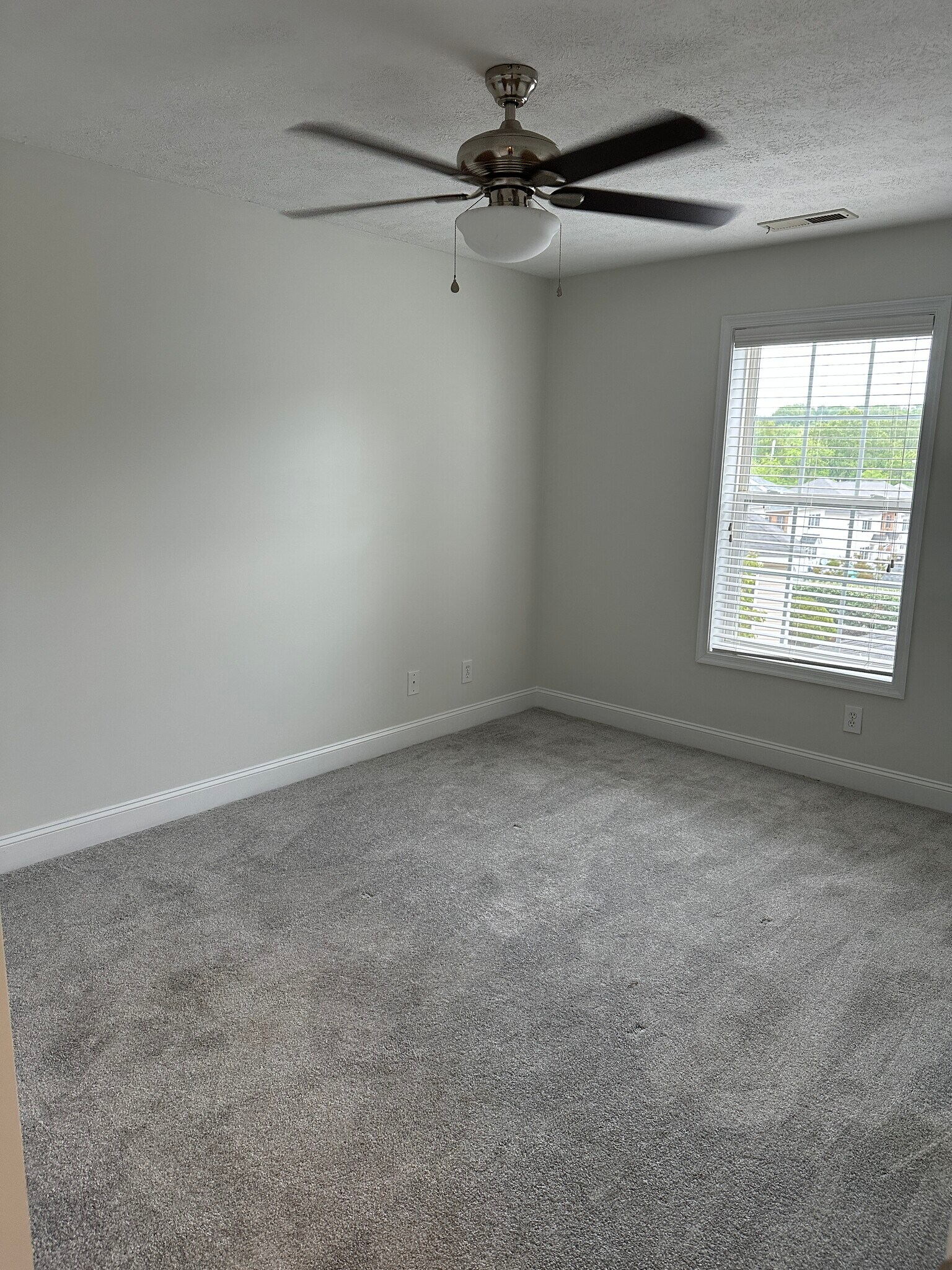Building Photo - 623 Wyndhurst Dr