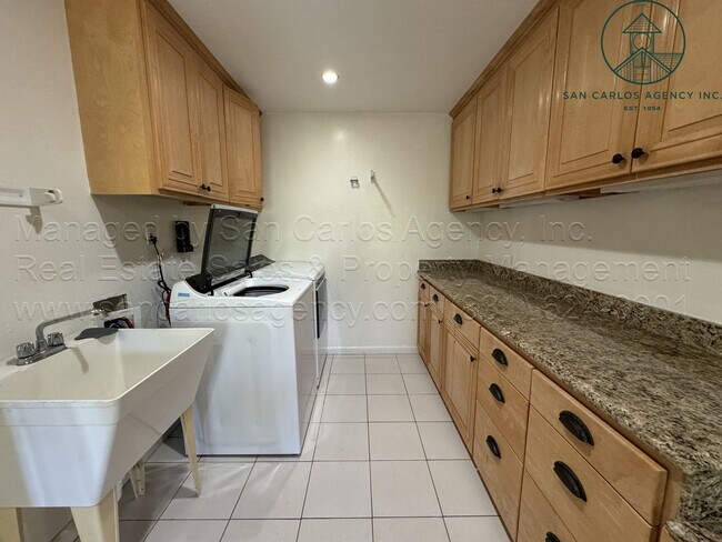 Building Photo - Spacious & Private Four Bedroom Carmel Val...