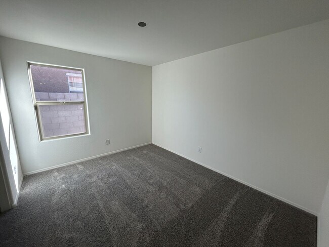 Building Photo - 24367 W Jessica Ln