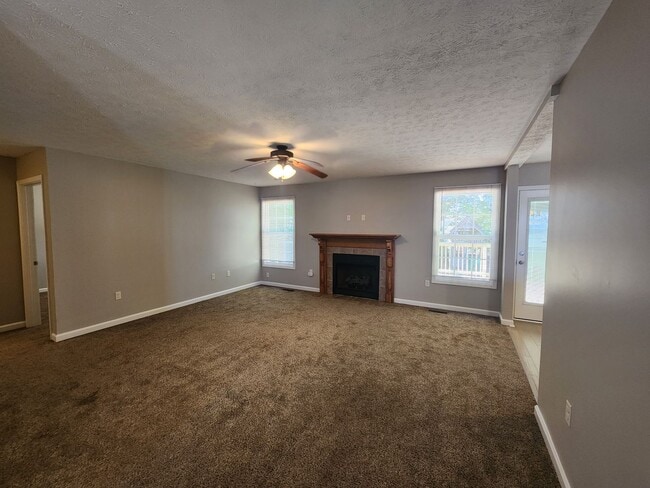 Building Photo - 4 Bedroom 3 Full Bath + Bonus Room
