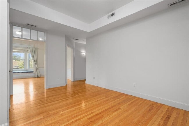 Building Photo - 75 Orchard Ave