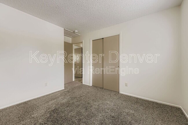 Building Photo - 1243 S Johnson Way