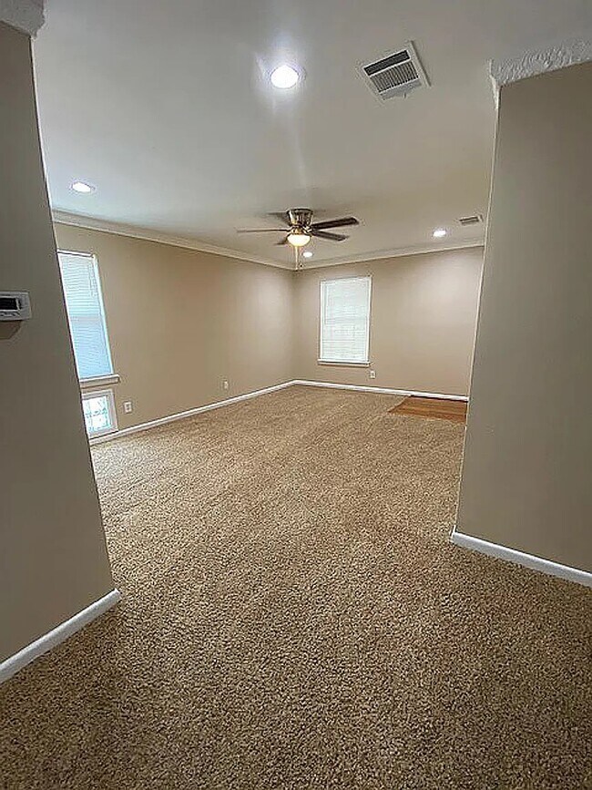 Living/Dining - 5718 Penrose Ave