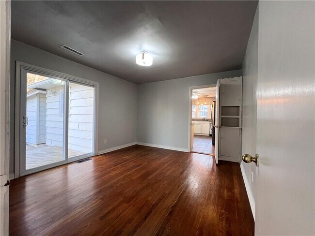 Building Photo - 436 E Prospect St