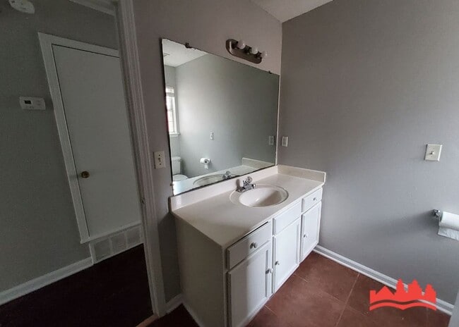 Building Photo - 3035 Meadows Ln