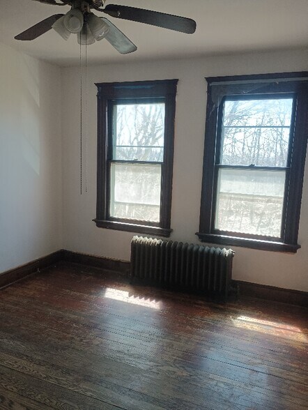 Building Photo - 33 Elmwood Ave