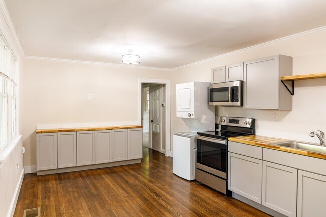 Building Photo - 1558 Orange Grove Rd