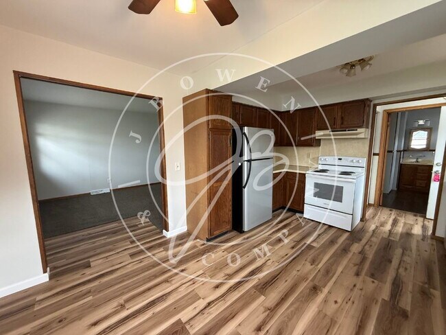 Building Photo - Charming 3-Bedroom Home on Curson Drive with fenced backyard.