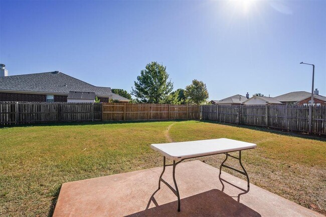 Building Photo - 16300 Seminole Pointe Pl