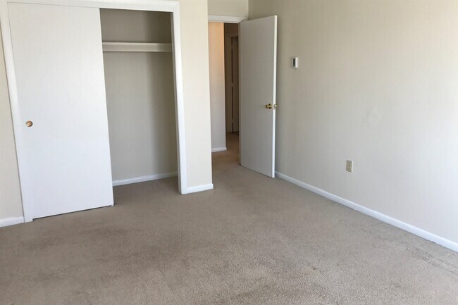 Building Photo - 95 Powers St