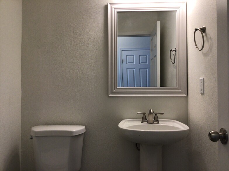 Building Photo - 2712 Ineisa Ct