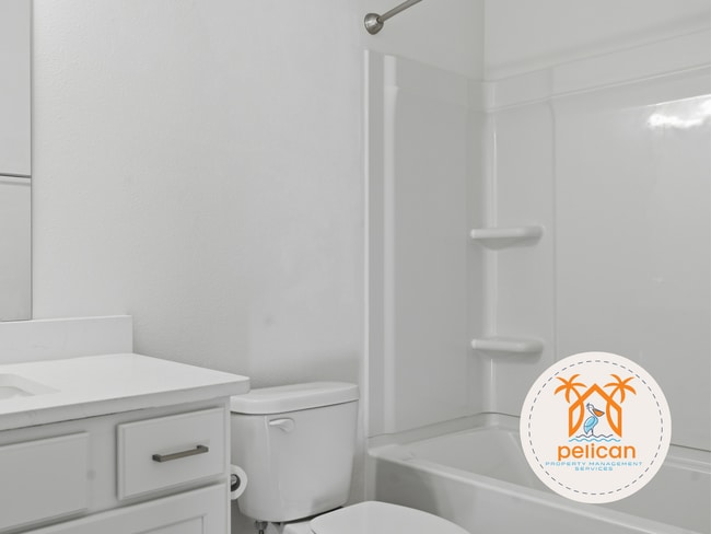 Building Photo - A Clean, Move-In Ready Home in the Heart of Pensacola