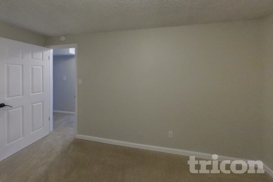 Building Photo - 2286 Farnsworth Dr