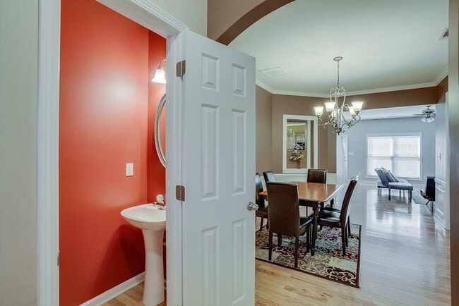 Building Photo - 3157 Creston Park Ct