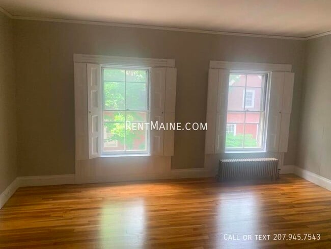 Building Photo - 13 Hudson St