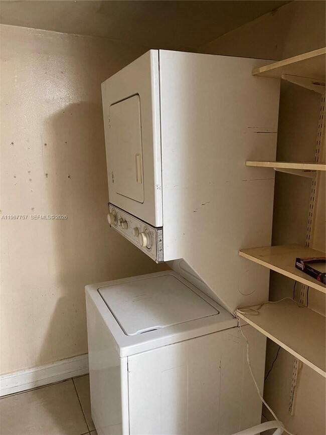 Building Photo - 2055 SW 122nd Ave