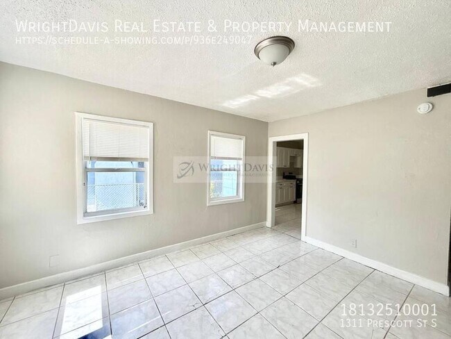 Building Photo - 1311 Prescott St S