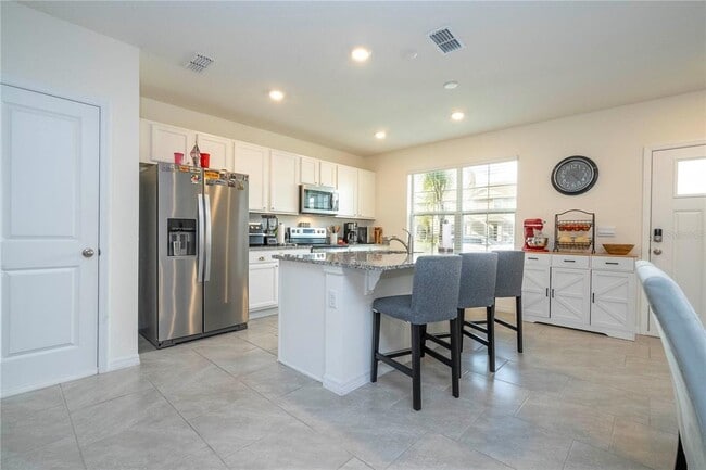 Building Photo - 12032 Holystone St