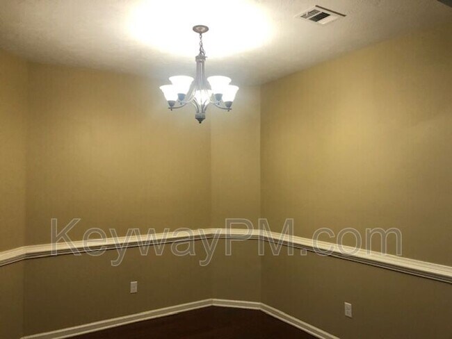 Building Photo - 1203 Derby Ln