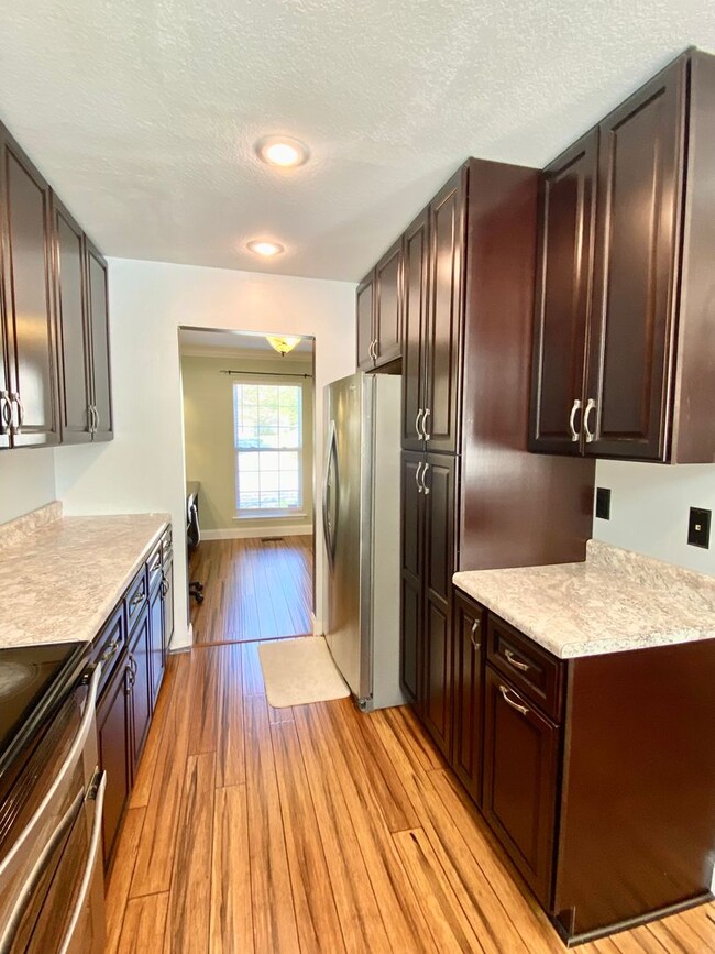 Building Photo - 1744 Somersby Ln