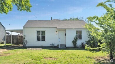 Building Photo - Newly remodeled 3 bedroom / 2 bath