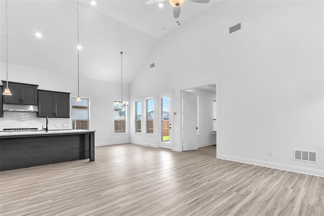 Building Photo - 2410 Thavie St