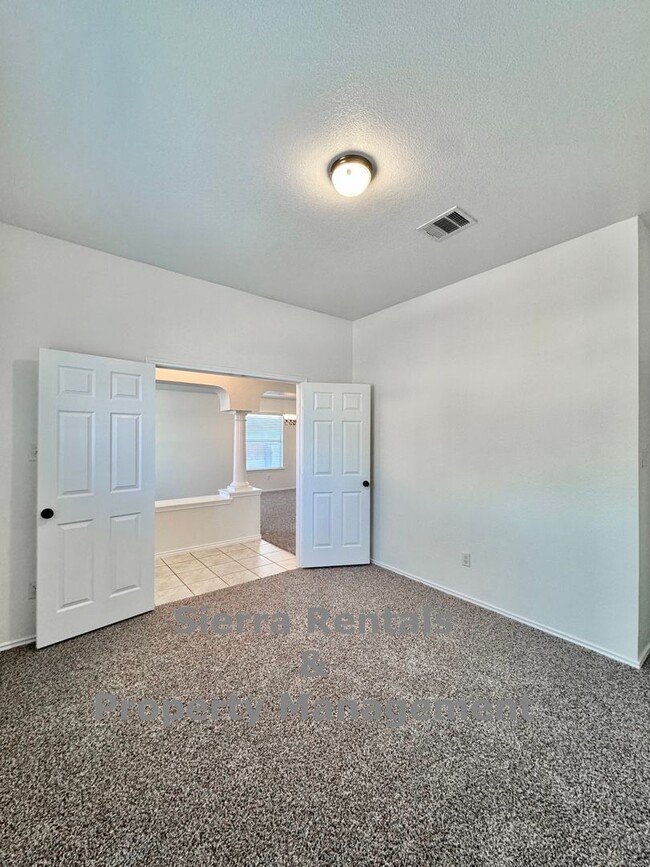 Building Photo - 2 WEEKS FREE RENT!!! Beautiful 3 Bed 2 Bat...