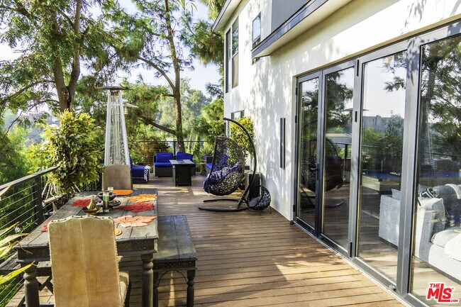 Building Photo - 1933 Lemoyne St