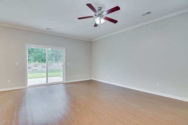 Building Photo - 3 Bedroom 2.5 Bath in Grovetown!