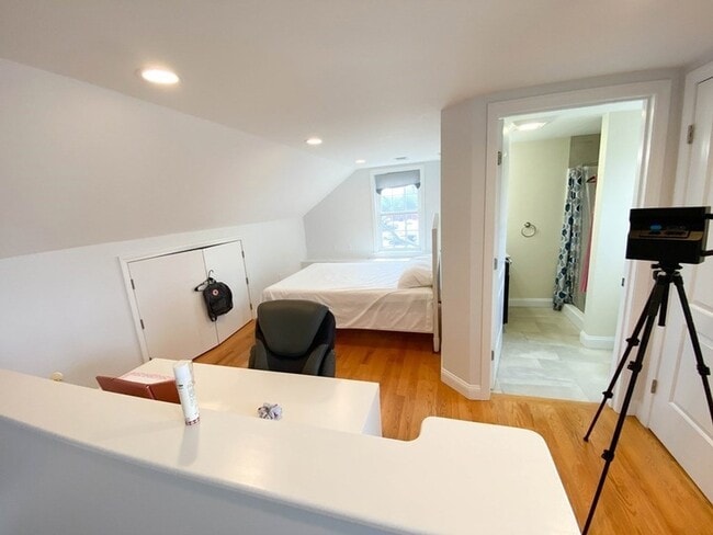 Building Photo - 28 Woodruff Ave