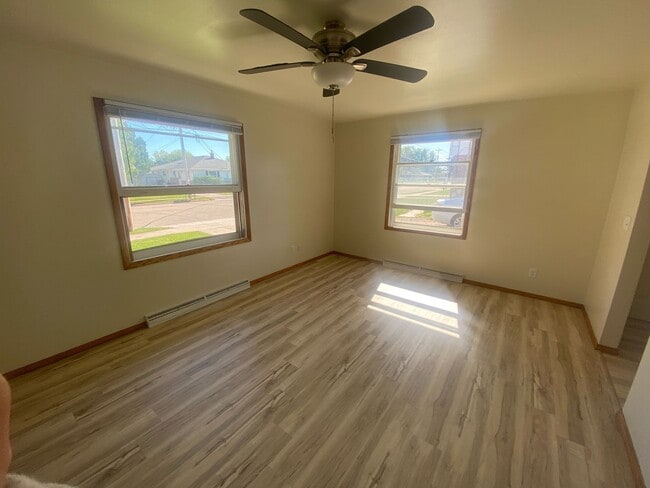 Building Photo - 968 Grove St