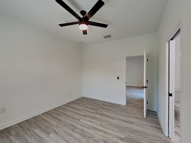 Building Photo - 558 Nimitz Blvd