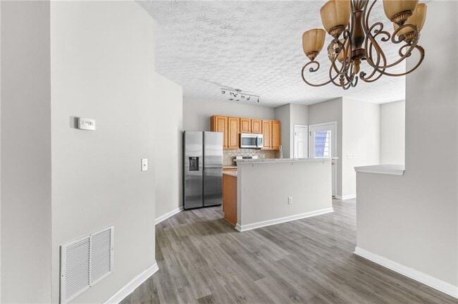 Building Photo - 6604 Splashwater Dr