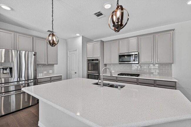 Building Photo - 2017 Miramar Dr