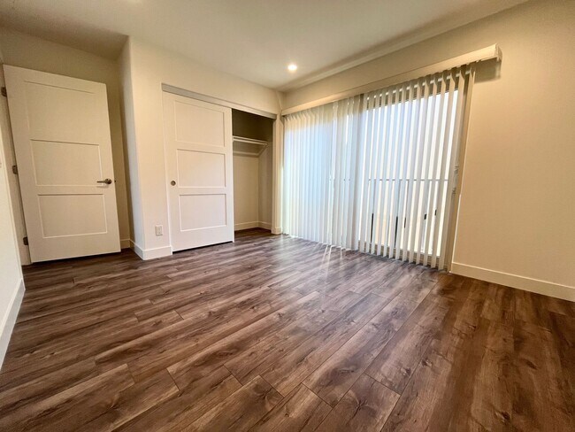 Building Photo - AVAILABLE NOW! 3BD + BONUS ROOM/4BA - LUXURY BEACH CONDO! 1 BLOCK TO THE BEACH!!- $6,995/mo