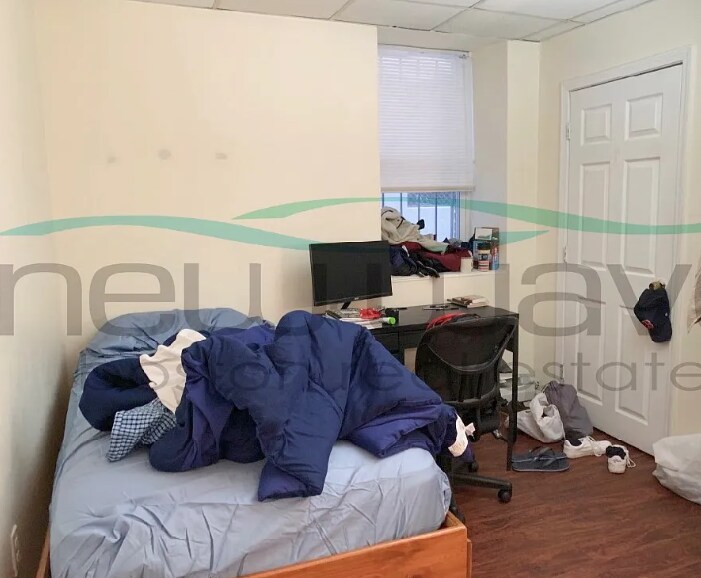 Building Photo - 210 Hemenway St