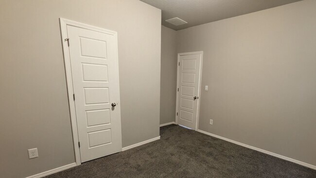Building Photo - 748 Amatista Lp SE