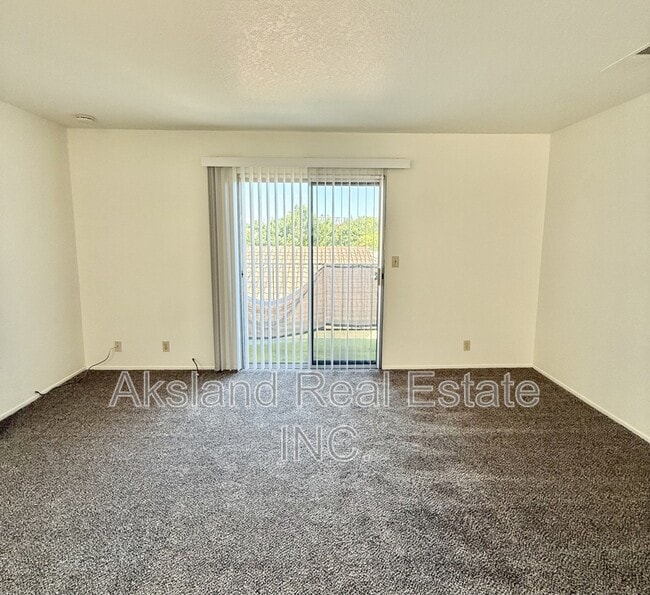 Building Photo - 200 Northwoods Ave