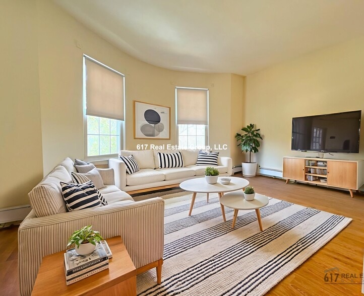 Building Photo - 62 S Huntington Ave