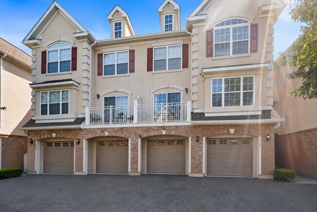 Building Photo - 209 Blue Heron Dr