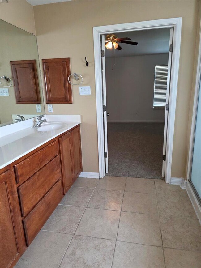 Building Photo - 1826 Paradise Ridge Dr